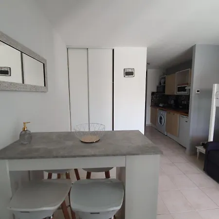 Presqu'ile Proche De La Parking Prive *