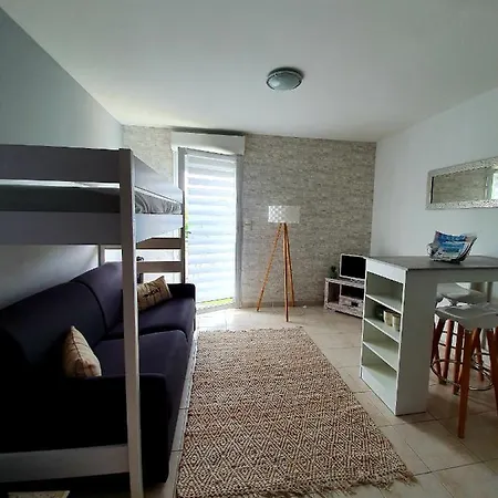 Presqu'ile Proche De La Parking Prive